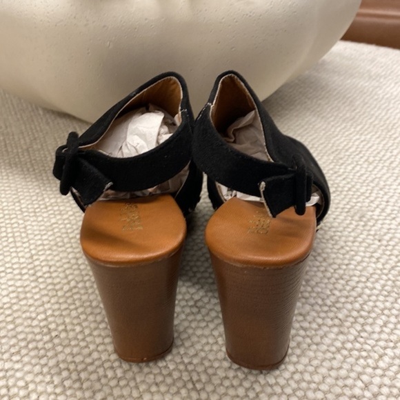 Black Sling-back Wedges size 6.5 💋 - Picture 4 of 6